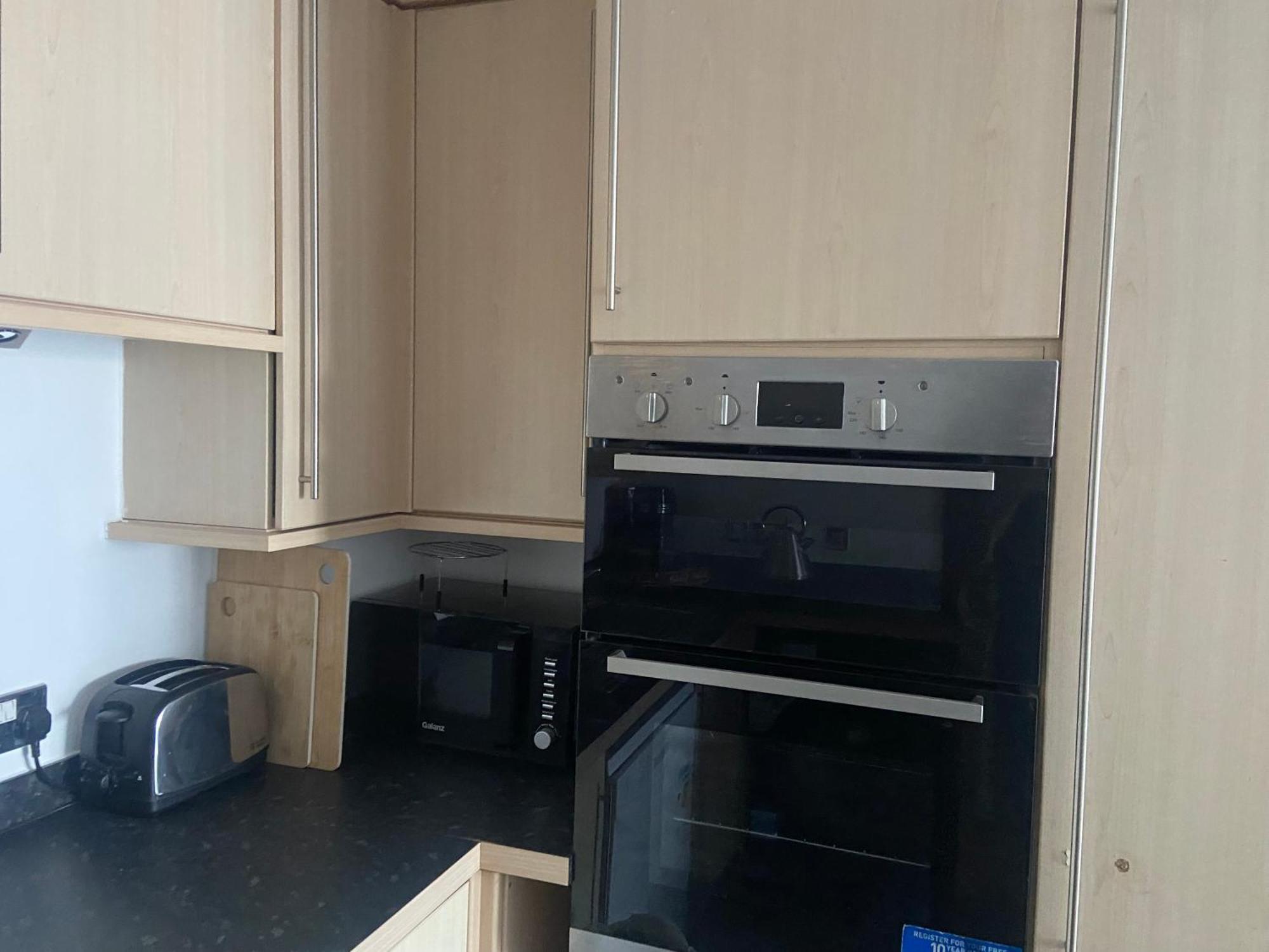 2 Bedroom Near Ocean Village Marina Port Apartment Саутхамптън Екстериор снимка
